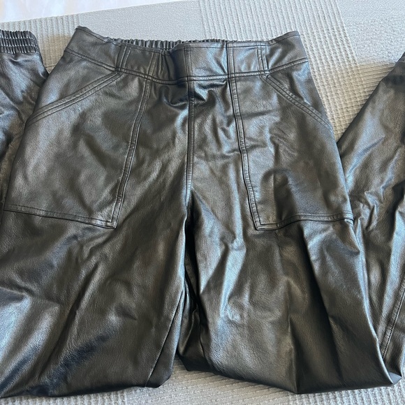 Spanx Leather-like Joggers. - Picture 5 of 6
